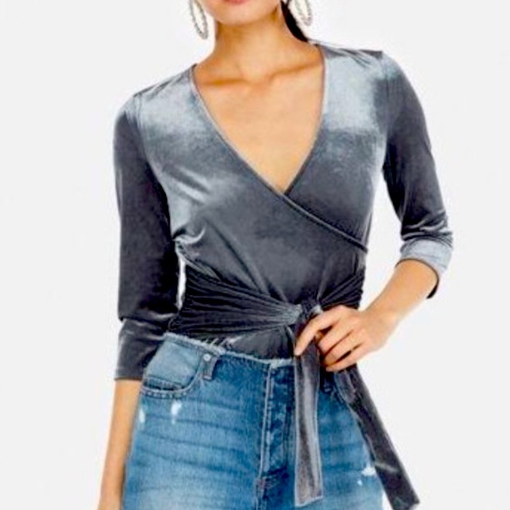 Express Women’s Ribbed Silver Velvet Wrap Front 3/4 sleeve V-neck Top Size Small